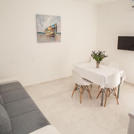 Apartment Katarina Novalja Extérieur photo