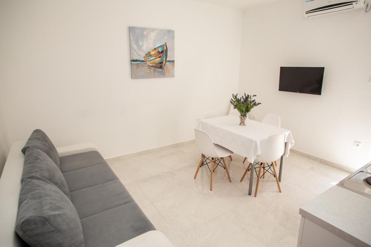 Apartment Katarina Novalja Extérieur photo